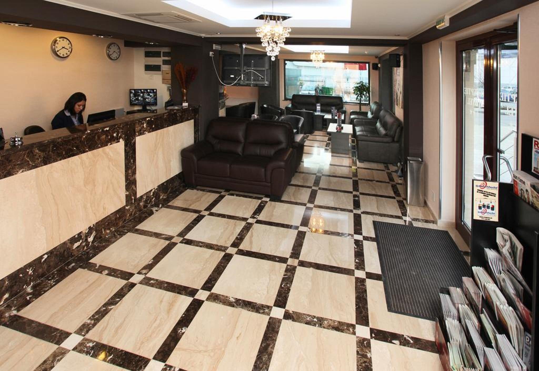 West Plaza 3* Bucarest