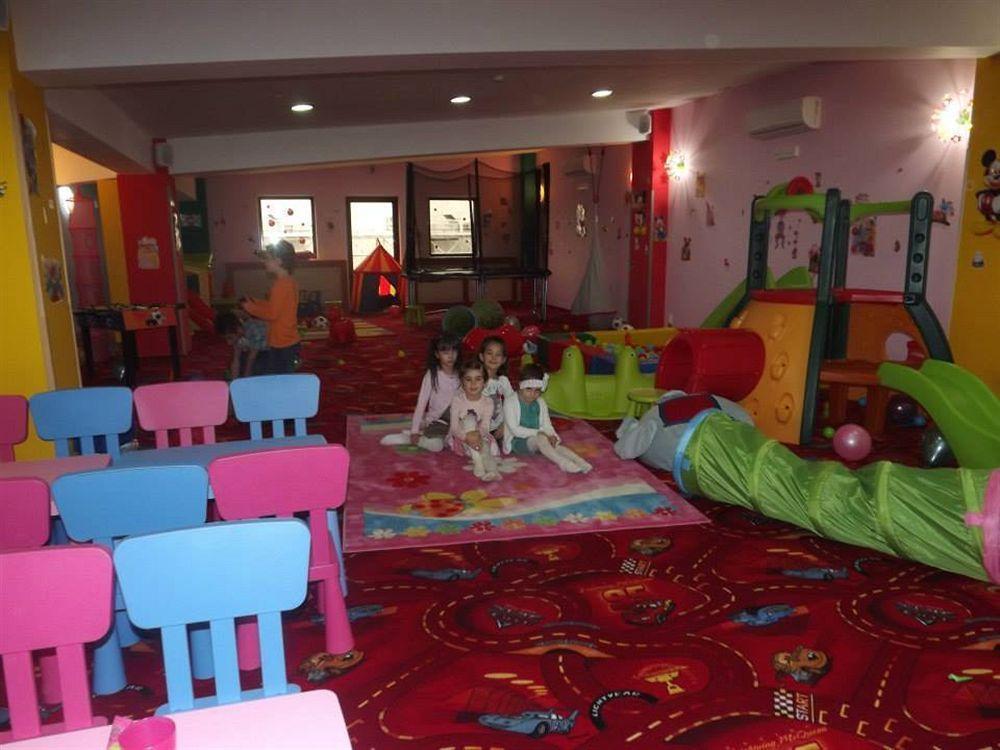 West Plaza Hotel 3*