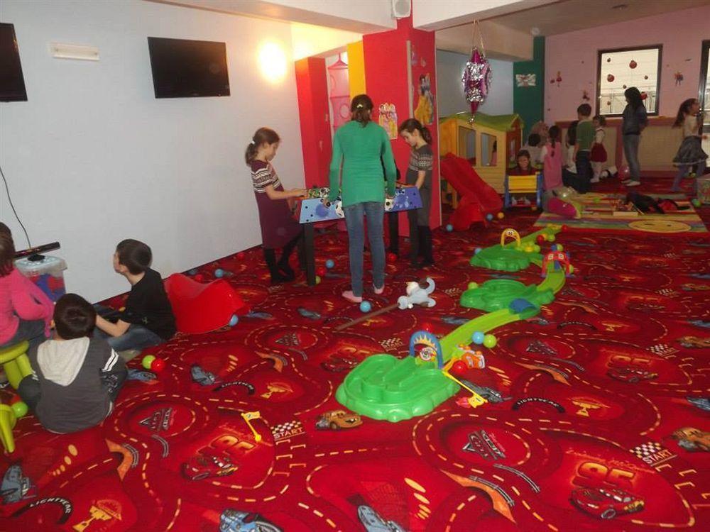West Plaza Hotel 3*