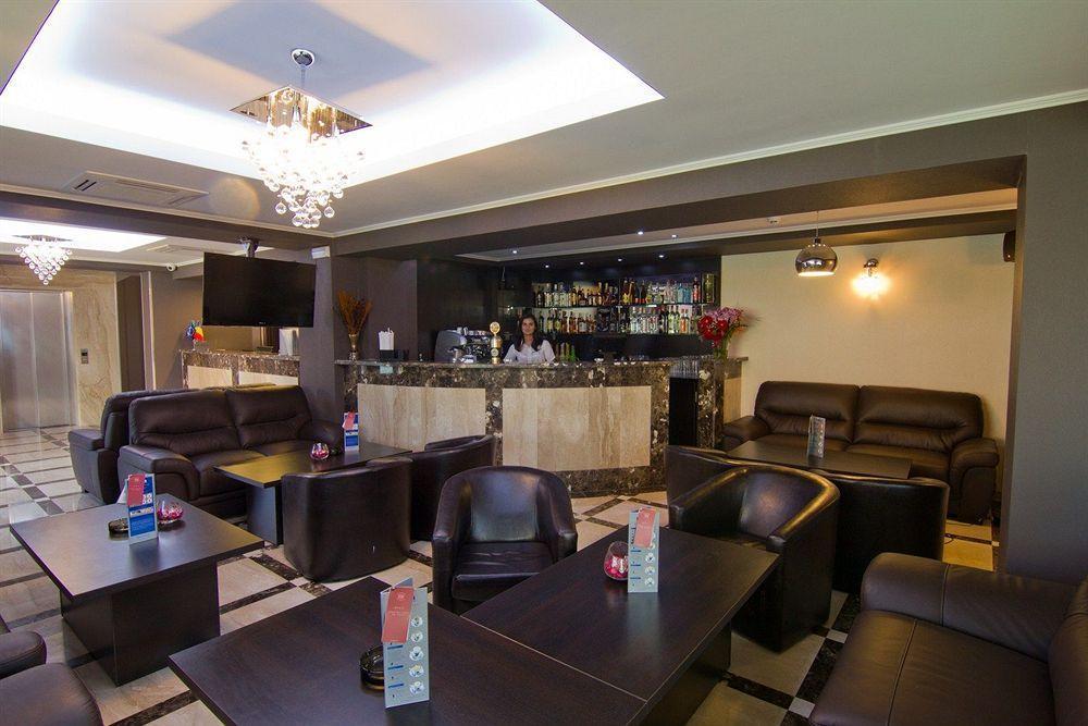West Plaza 3*
