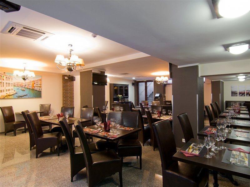 Hotel West Plaza 3*